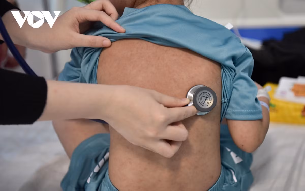 Có tới 50% bệnh nhân mắc sởi nhập viện đã tới độ tuổi tiêm chủng, nhưng vẫn chưa được tiêm vaccine vì nhiều lý do khác nhau như: Trẻ ốm trong thời gian tiêm chủng, quên tiêm... thậm chí có những gia đình không muốn cho con tiêm vaccine.