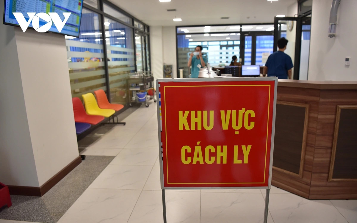 Theo bác sĩ Nguyễn Sỹ Đức, Khoa Nhiễm khuẩn, số ca mắc sởi chưa có dấu hiệu hạ nhiệt, Bệnh viện Nhi Hà Nội đã chủ động các kế hoạch, dự phòng khi số lượng bệnh nhân có xu hướng tăng lên. Hiện, bệnh viện đã thành lập các đơn vị riêng để điều trị nhóm bệnh nhân sởi; đồng thời, cũng có những phương án dự phòng và có thể mở rộng thêm nếu như nhu cầu bệnh nhân tăng lên.