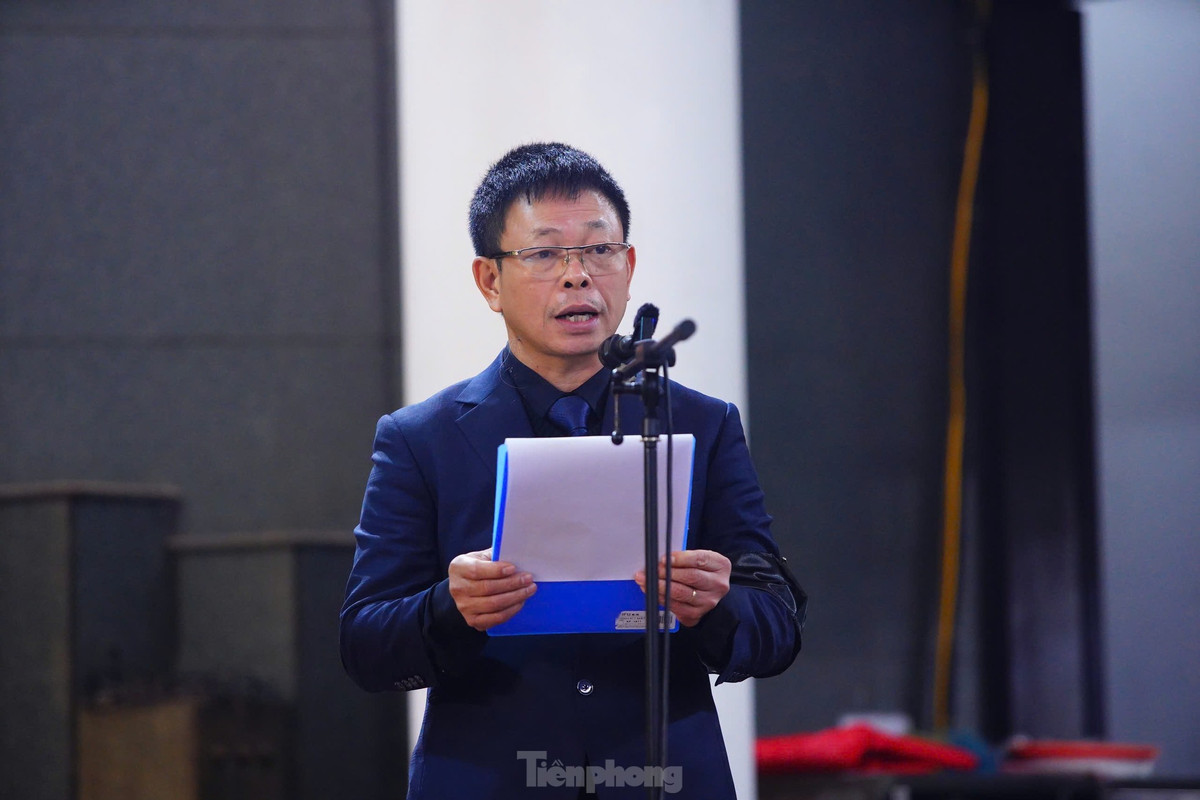 Nhà báo Phùng Công Sưởng - Tổng Biên tập Báo Tiền Phong - đọc điếu văn tiễn biệt nhà báo Dương Xuân Nam. Nhà báo Phùng Công Sưởng khẳng định nhà thơ, nhà báo Dương Xuân Nam đã trọn đời cống hiến cho sự nghiệp báo chí cách mạng Việt Nam, sự nghiệp văn học nước nhà. Ông để lại hình ảnh về một nhà thơ, nhà báo giản dị, bao dung, khiêm nhường, một người làm nghề nghiêm túc và tài hoa, một nhà báo, một phóng viên, một cán bộ lãnh đạo đầy trách nhiệm, tận tuỵ.