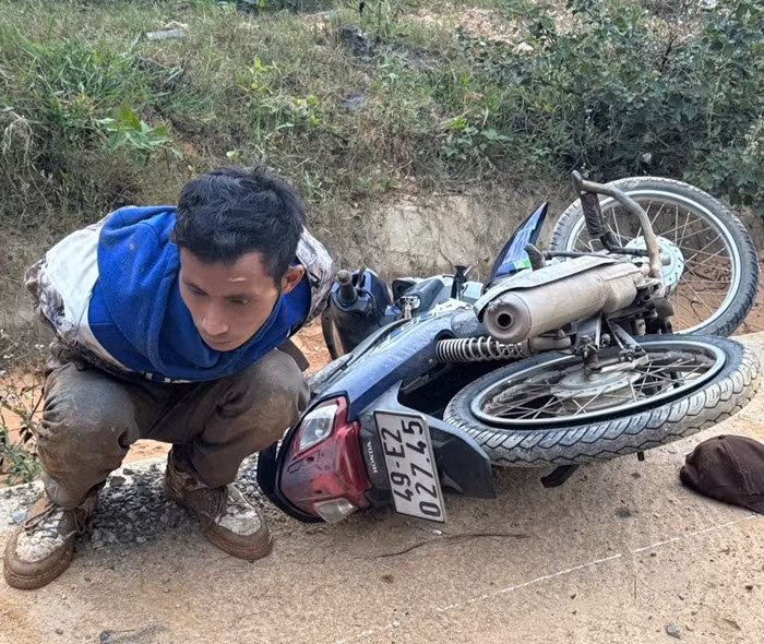 Tóm gọn đối tượng dùng bom xăng cướp ngân hàng ở Lâm Đồng Tom gon doi tuong dung bom xang cuop ngan hang o Lam Dong