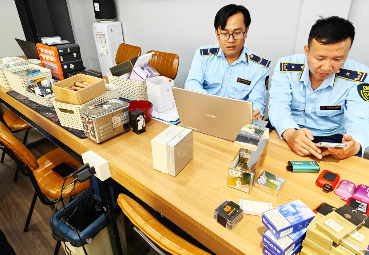 Kinh doanh thuốc lá điện tử, người đàn ông bị phạt 62 triệu đồng Kinh doanh thuoc la dien tu, nguoi dan ong bi phat 62 trieu dong