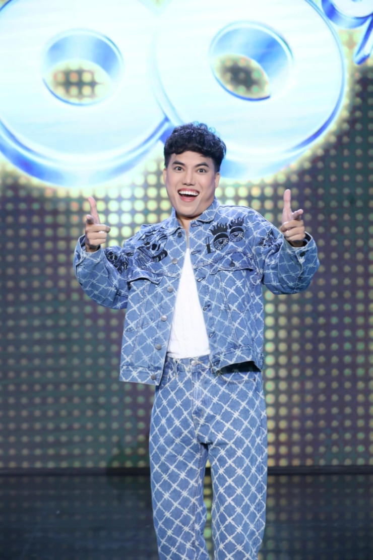 Hoc tro Tran Thanh hanh phuc ben vo kem 8 tuoi-Hinh-4