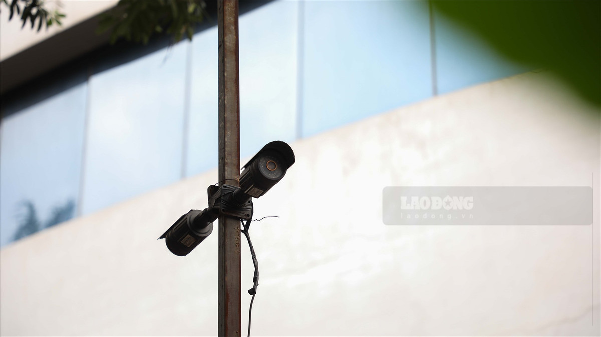 Khuôn viên bệnh viện được lắp đặt nhiều camera.