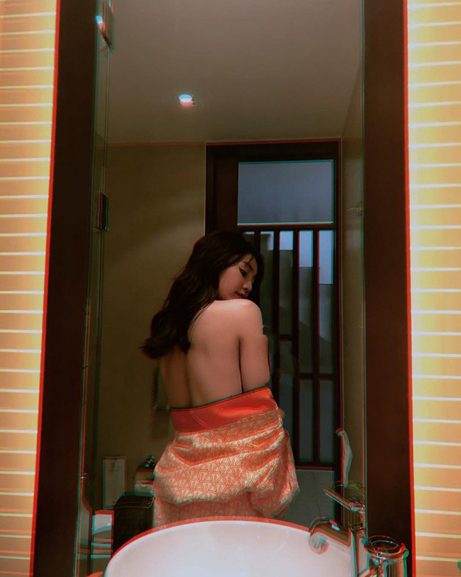 Ninh Dương Lan Ngọc lộ ảnh bị chụp lén, mặt mộc chưa chỉnh sửa cũng gây ngỡ ngàng - Hình 17 Ninh Duong Lan Ngoc lo anh bi chup len, mat moc chua chinh sua cung gay ngo ngang-Hinh-17