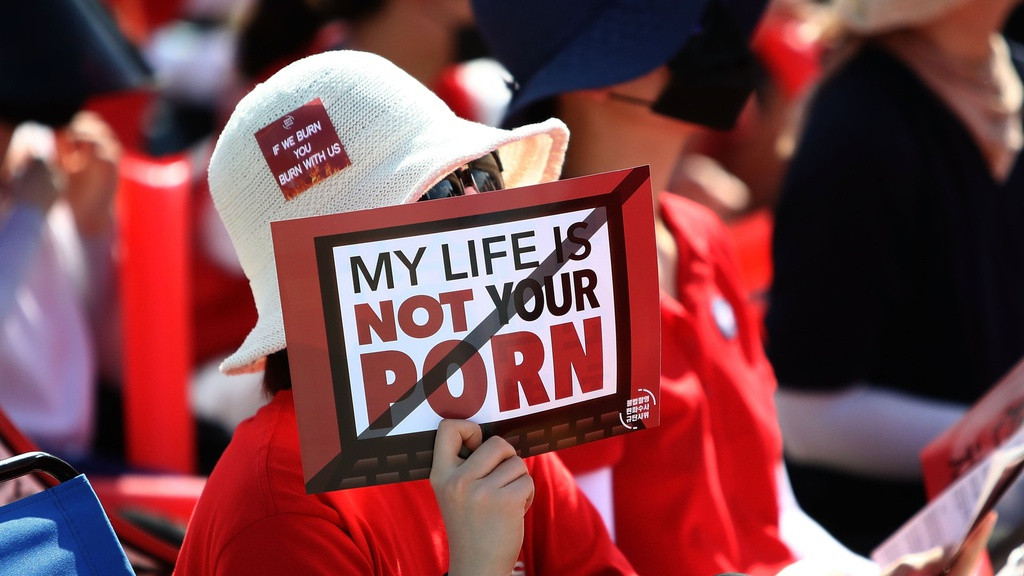 Cac phong chat tinh duc o showbiz bi phanh phui the nao?-Hinh-5