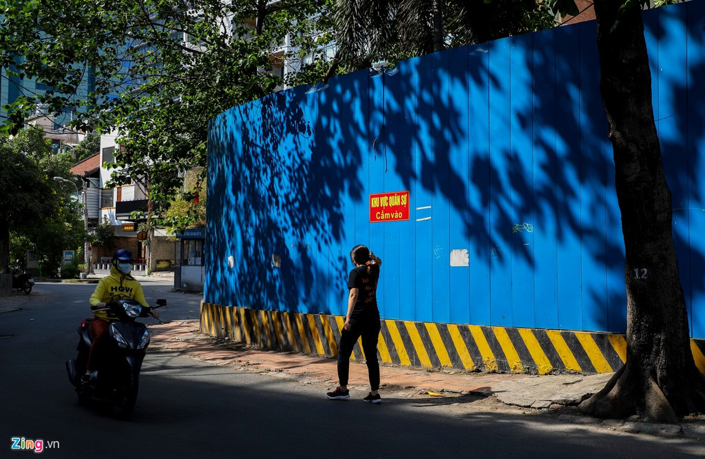 Tháng 2/2010, Công ty Hải Thành ký hợp đồng góp vốn bằng giá trị quyền sử dụng đất trên với bà Vũ Thị Hoan để thành lập pháp nhân mới là Công ty TNHH Yên Khánh Hải Thành. Dù trước đó, Bộ trưởng Quốc phòng đã có chỉ đạo không được góp vốn bằng giá trị quyền sử dụng đất vì sẽ bị lọt vào tay tư nhân.