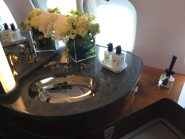 Máy bay có 2 động cơ phản lực Rolls-Royce BR710A2-20.