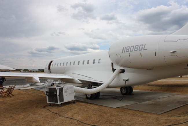 Với tầm bay hơn 9000km. Máy bay này cũng lựa chọn cho những người giàu có và các CEO khi đi công tác. Điều đó có nghĩa là dòng máy bay này có thể thực hiện các chuyến bay từ Hồng Kông đến London hoặc Dubai đến Singapore.