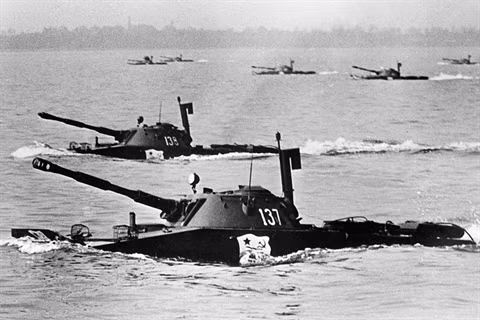 PT-76 tung danh bai xe tang My o Pakistan ra sao?