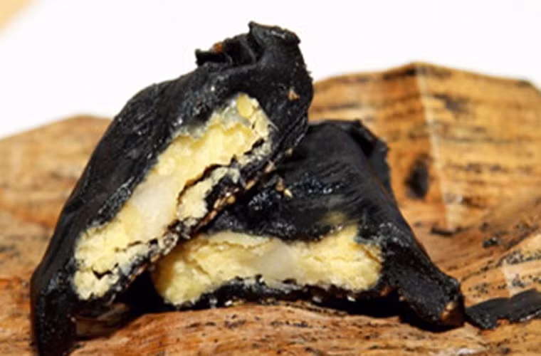 Bánh gai Đại Đồng. Bánh gai có mặt ở đây trên dưới 400 năm, trước bánh chỉ làm trong dịp lễ Tết để thờ cúng hoặc làm quà biếu, nhưng ngày nay nó đã trở thành một loại hàng hoá được làm quanh năm.