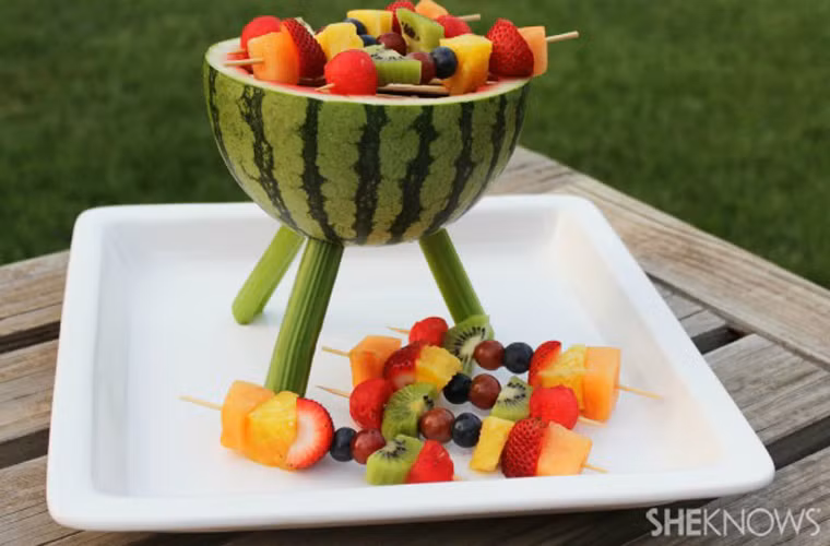 Đặt tất cả thành phẩm vừa hoàn thành lên trên dàn nướng.