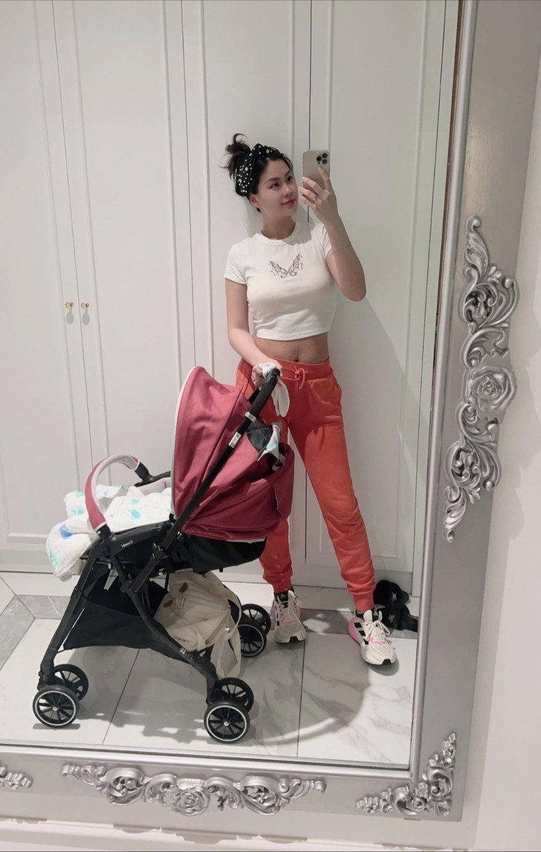 ội thất của căn hộ được nhập ngoại, góc nào cũng sẵn sàng trở thành chỗ cho "mẹ bỉm" "sống ảo".