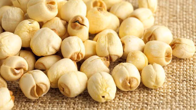 4 nhom nguoi can than trong khi dung hat sen