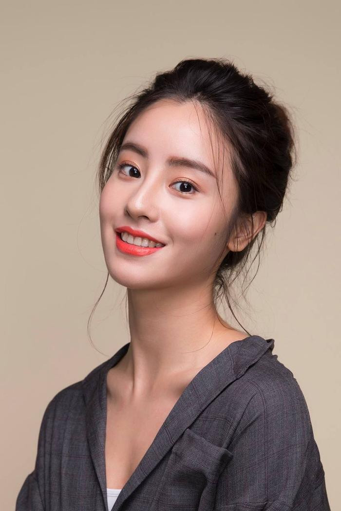 Lộ clip tình cũ Dương Tử vào KS với "Tiểu Long Nữ" Mao Hiểu Tuệ - Hình 2 Lo clip tinh cu Duong Tu vao KS voi