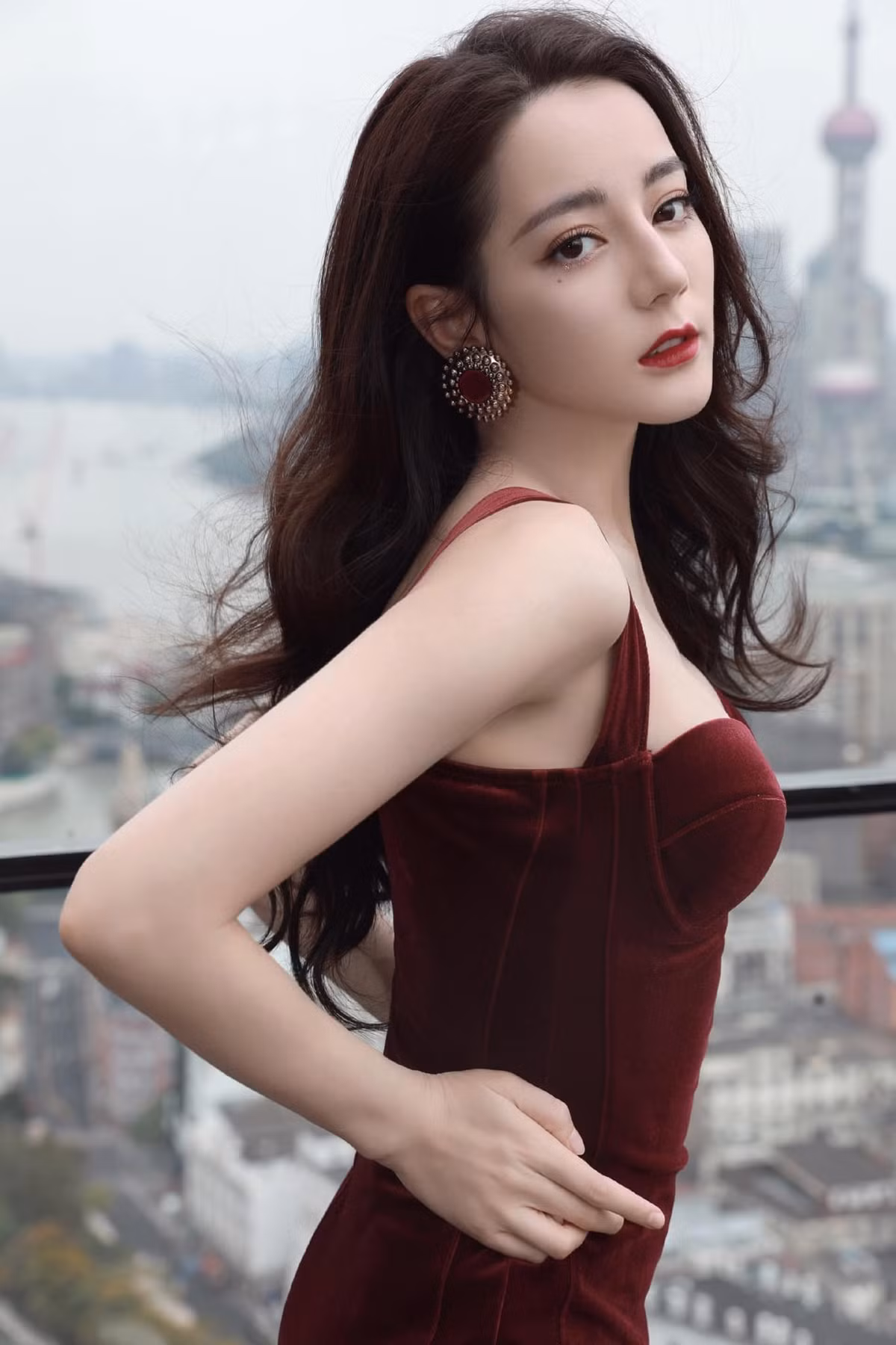 Nhiet Ba thua dau khi dong chung mot phim voi Trieu Lo Tu