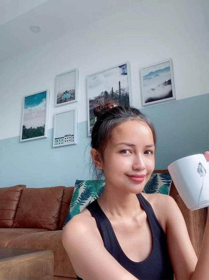 Nhan sắc Ngọc Châu được đánh giá căng tràn sức sống.