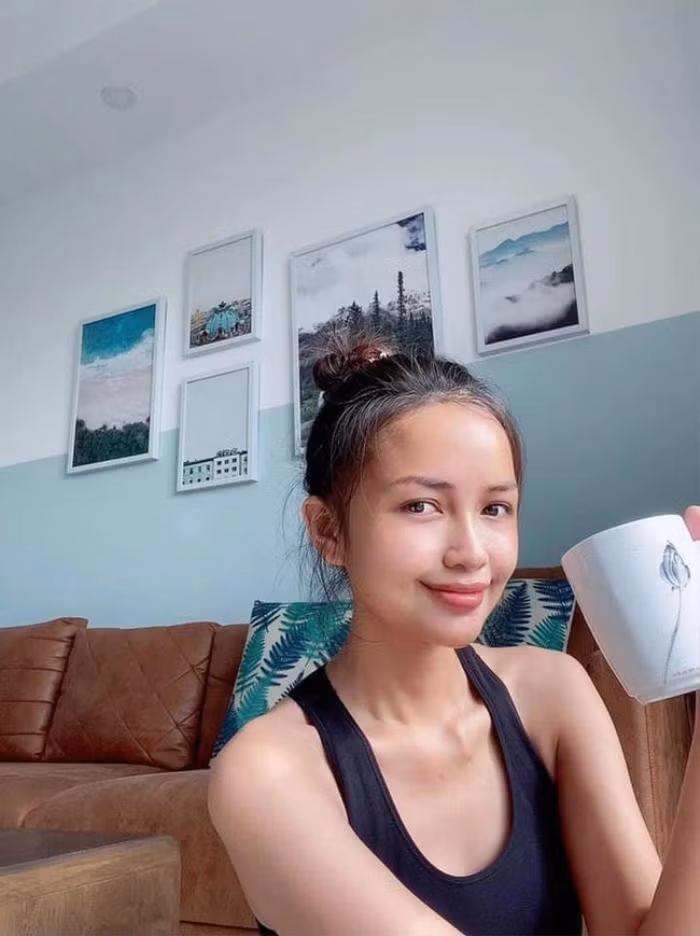 Nhan sắc Ngọc Châu được đánh giá căng tràn sức sống.