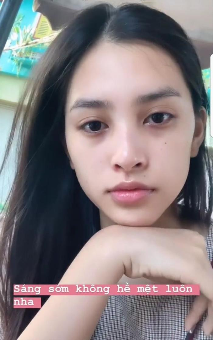 Ngay cả khi không trang điểm, Tiểu Vy vẫn cuốn hút, xứng danh "mỹ nhân ngàn năm có một".