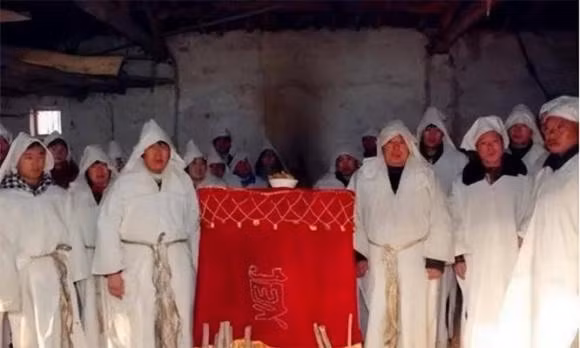 Tai sao nguoi ta phai dot quan ao cua nguoi da chet?-Hinh-3