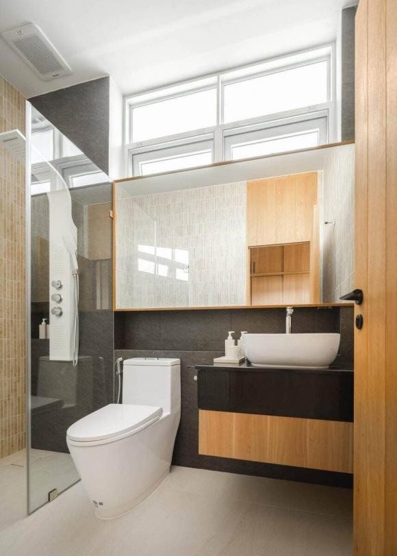 Khu vực vệ sinh đầy đủ tiện nghi, thoáng sáng. Theo Facebook: Hoàng Lâm