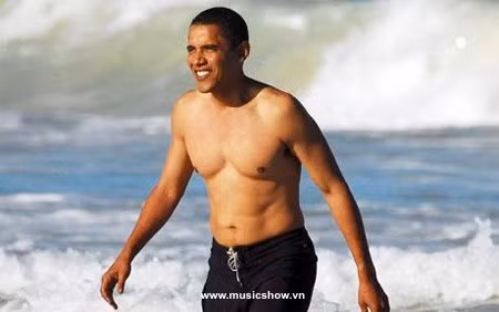 Tổng thống Obama trông nam tính... đầy cuốn hút mọi ánh nhìn.