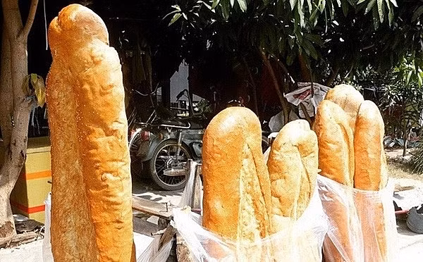 Nhung chiec banh mi hiem la, gay xon xao Viet Nam-Hinh-9