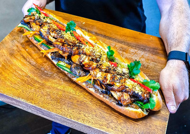 Nhung chiec banh mi hiem la, gay xon xao Viet Nam