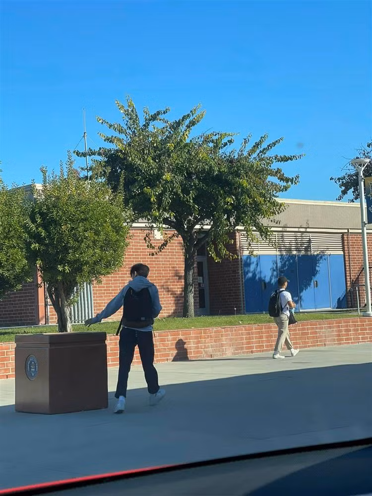 Cậu cao lớn phổng phao ở tuổi 16.