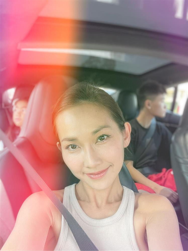 Sonic là trái ngọt của Kim Hiền và chồng cũ DJ Phong, chào đời năm 2005, hiện 16 tuổi.