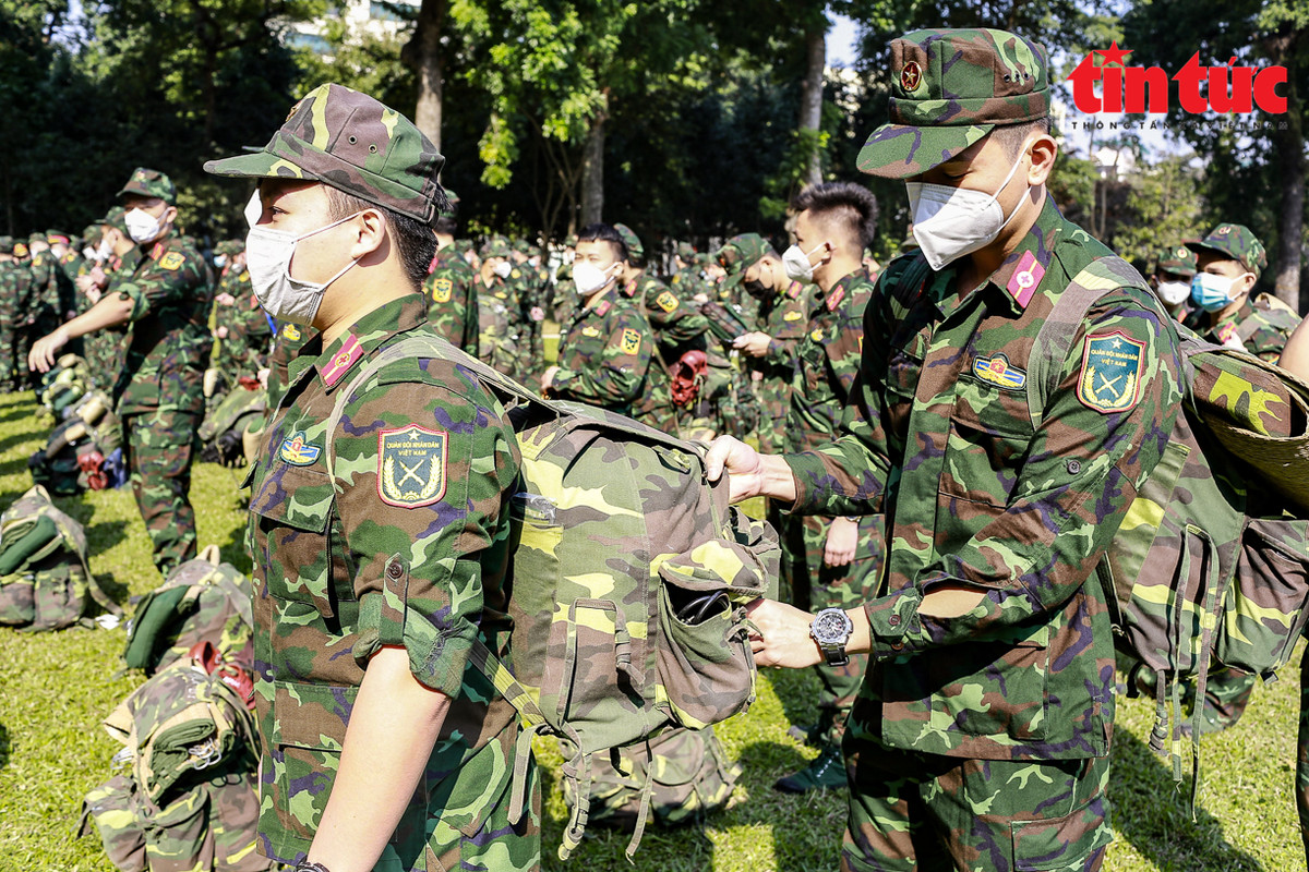 Hon 300 can bo, hoc vien quan y vao cac tinh phia Nam chong dich-Hinh-3