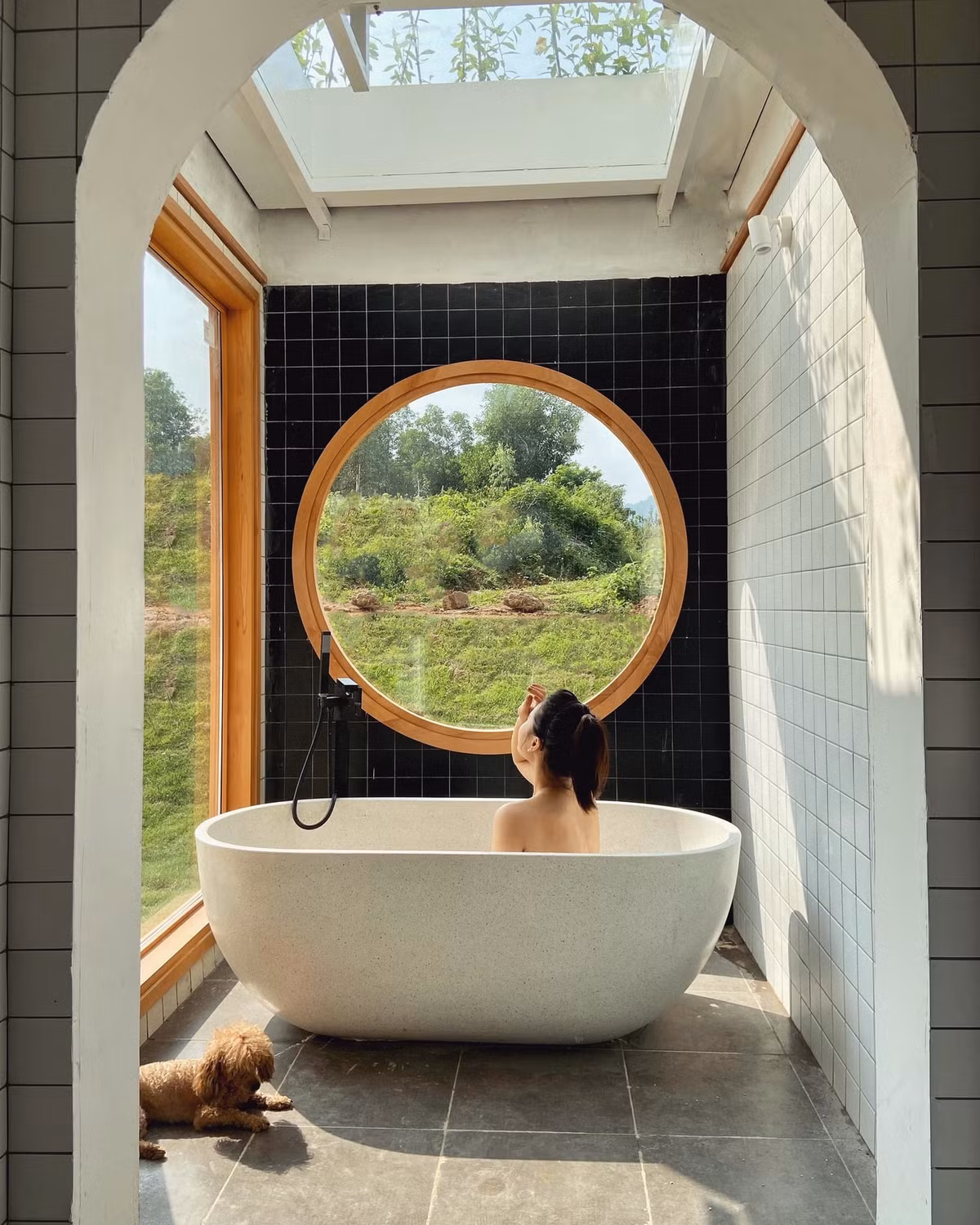 Ngôi nhà Nhật Bản “mọc” trên đỉnh đồi, mang tầm nhìn vạn người mê ảnh 31