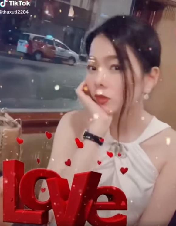 Phan ung sieu yeu cua Lam Bao Chau khi thay Le Quyen 