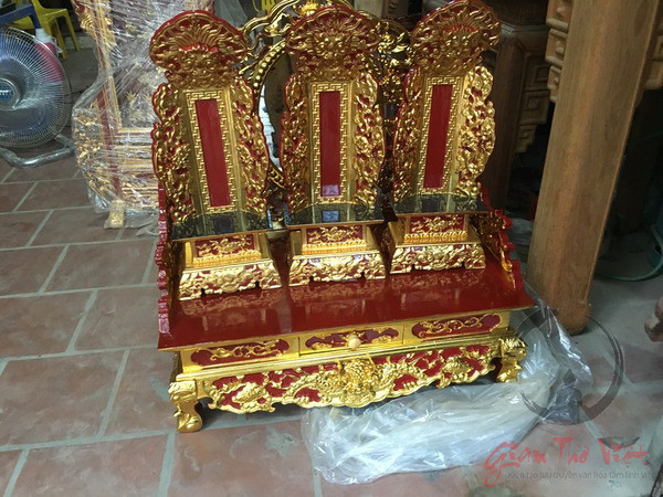 Bài vị của mỗi gia đình thường được lưu giữ 5 đời (ngũ đại mai thần chủ) kể từ người chủ cúng, đến đời thứ 6 sẽ được đem đốt hoặc thiên di vào nhà thờ tộc họ để thờ chung.