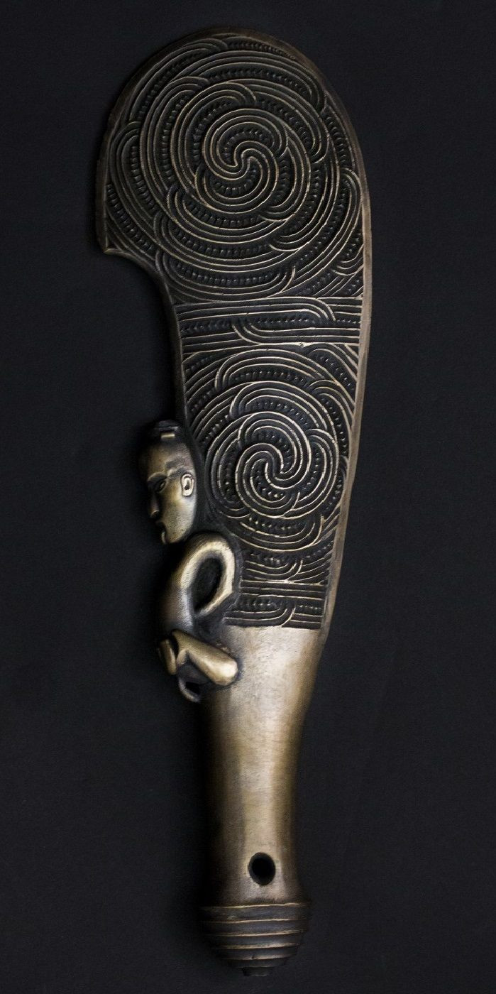 Ngoài vai trò là một vũ khí chiến đấu, các thủ lĩnh địa phương thường cầm wahaika trong các buổi lễ, đặc biệt nếu họ muốn mọi người chú ý đến những điều mình nói.