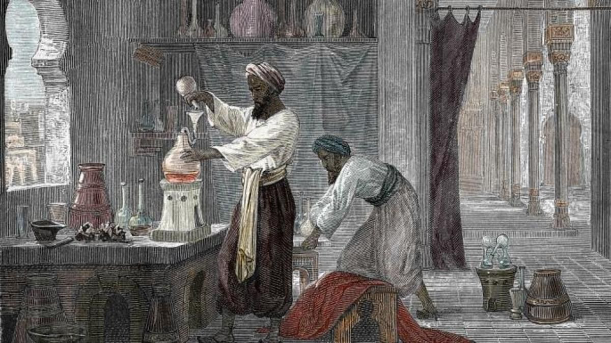 Nhờ có Ngôi nhà Thông thái và các trung tâm học thuật khác trên khắp lãnh thổ Ả Rập, vốn tri thức của các học giả Hồi giáo đã vượt xa các học giả Hy Lạp và La Mã cổ đại.