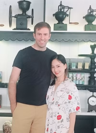 Hon nhan vien man cua 3 sao phim “Bo gia” Tran Thanh, Lan Phuong, Ngoc Giau