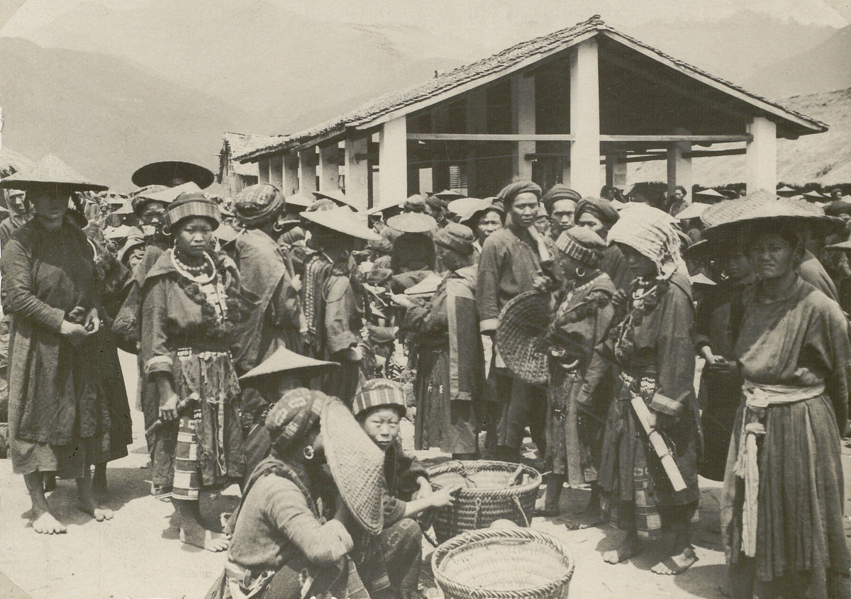 Khu chợ của người Mán ở Nguyên Bình, Cao Bằng xưa.