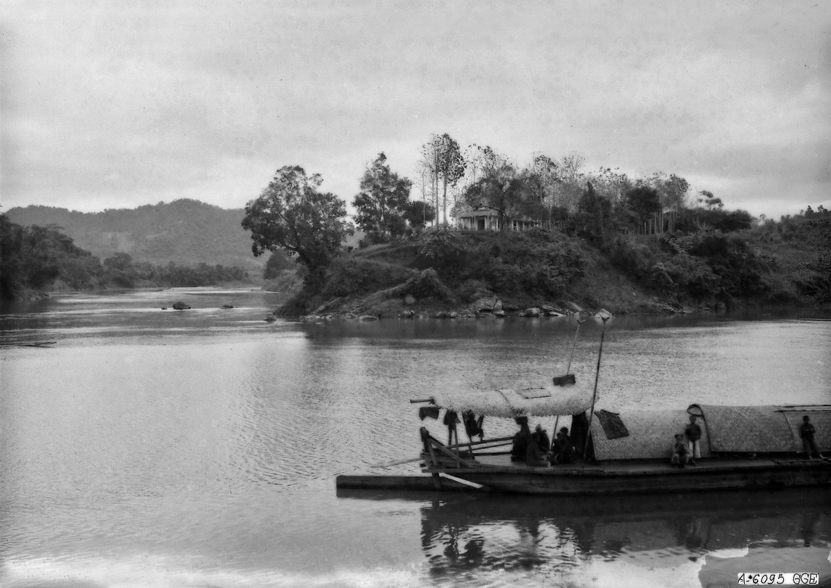 Trạm gác rừng ở ngã ba sông Lô - sông Gâm, phía Bắc Tuyên Quang.