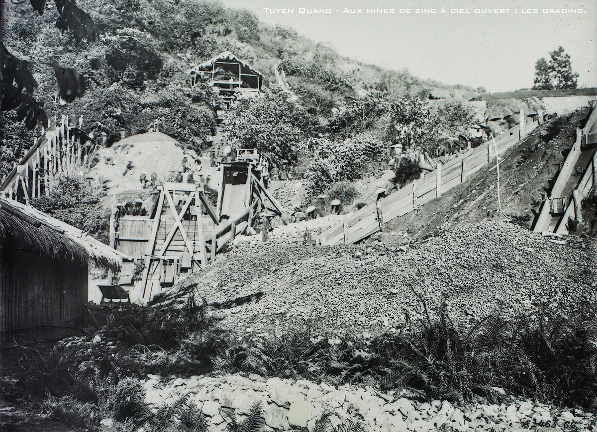 Khu vực xử lý quặng tại mõ kẽm Tuyên Quang.