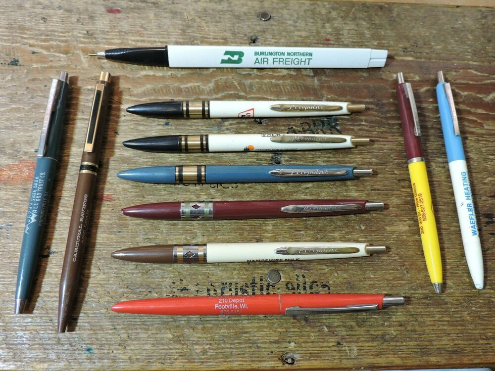 Những thập niên đầu thế kỷ 20, bút máy đã trở thành loại bút viết phổ biến nhất thế giới. Tuy nhiên, từ thập niên 1940, bút máy đã phải nhường vị trí này cho bút bi, loại bút tiện dụng và có giá thành rẻ hơn nhiều.