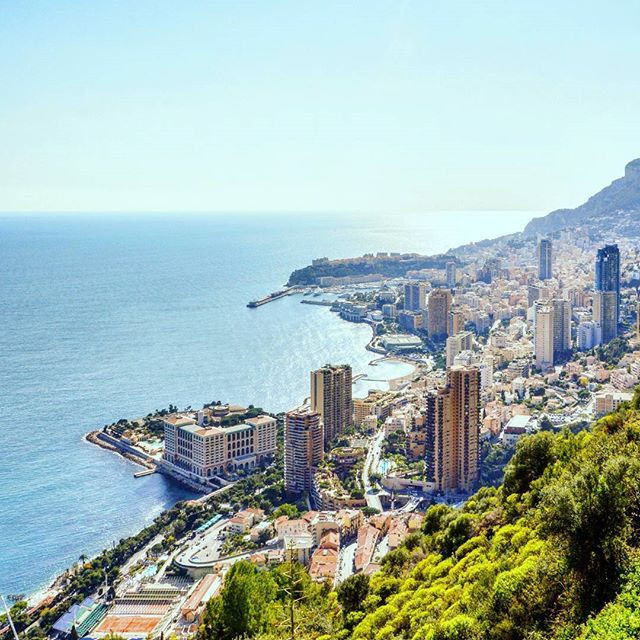 Ngày nay, các quốc gia nói tiếng Thổ vẫn gọi biển Caspi là biển Khazar, vì vùng biển này từng nằm dưới sự thống trị của đế chế Khazar trong thời hoàng kim của đế chế này...