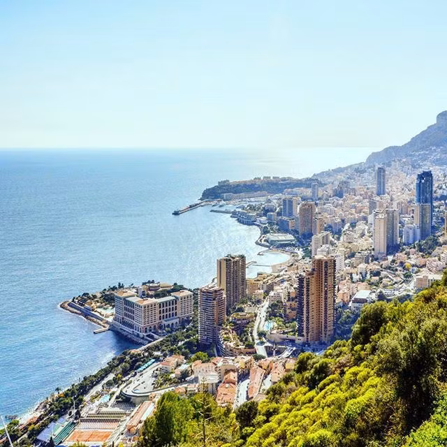 Ngày nay, các quốc gia nói tiếng Thổ vẫn gọi biển Caspi là biển Khazar, vì vùng biển này từng nằm dưới sự thống trị của đế chế Khazar trong thời hoàng kim của đế chế này...