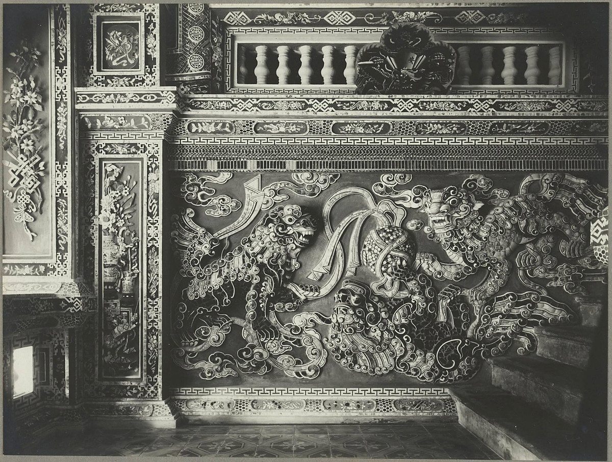 Bên cạnh các buổi biểu diễn nghệ thuật, đây còn là nơi các hoàng đế nhà Nguyễn tiếp đón khách quý hay tổ chức các sự kiện đặt biệt.