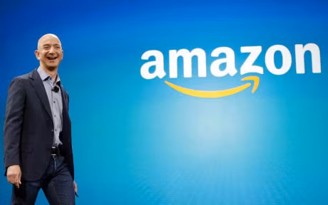 Ông chủ tập đoàn thương mại điện tử hàng đầu thế giới Amazon - Jeff Bezos chỉ còn cách ngôi giàu nhất thế giới khoảng 4 tỷ USD
