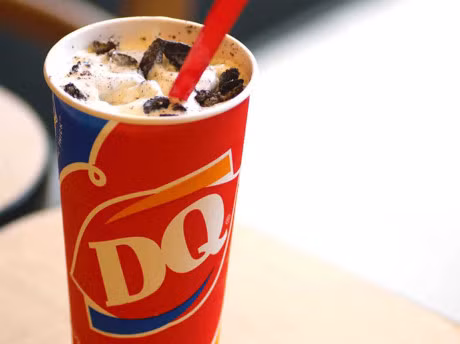 Dairy Queen là một trong những thương hiệu kem lâu đời nhất thế giới khiến. Đây là món tráng miệng tuyệt vời dành cho các thượng khách sành ăn.