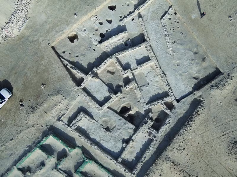 Vào thế kỷ 20, một phần nhỏ của di tích đã được khai quật, làm phát lộ các bằng chứng về một đô thị thượng mại phát triển thịnh vượng dựa trên nghề lặn tìm và buôn bán ngọc trai. Ảnh: Qatar Museums.