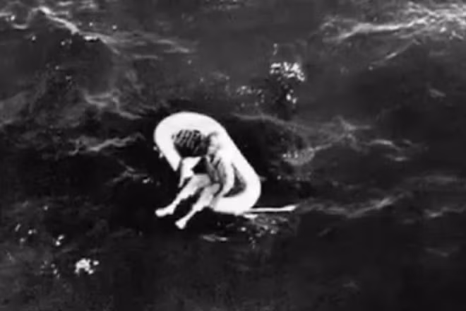 Sau 50 nam duoc tim thay tren bien,co be tiet lo su that kinh hoang-Hinh-4