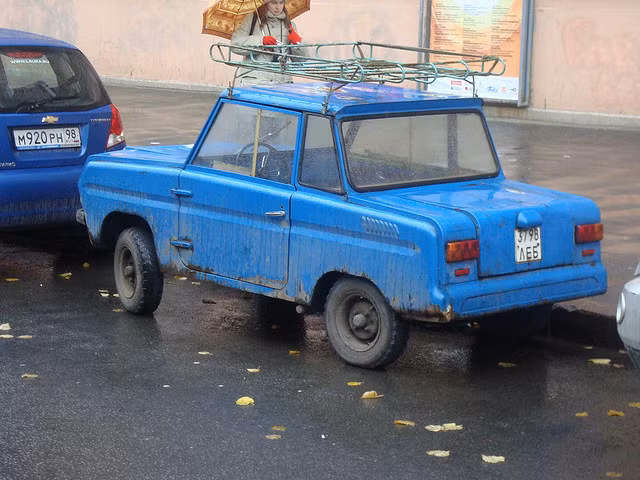 Mẫu xe thứ hai là S-3D, được sản xuất từ năm 1970 -1997, trang bị động cơ 18 mã lực, tốc độ tối đa 70km/h. Ảnh: Only-carz.com