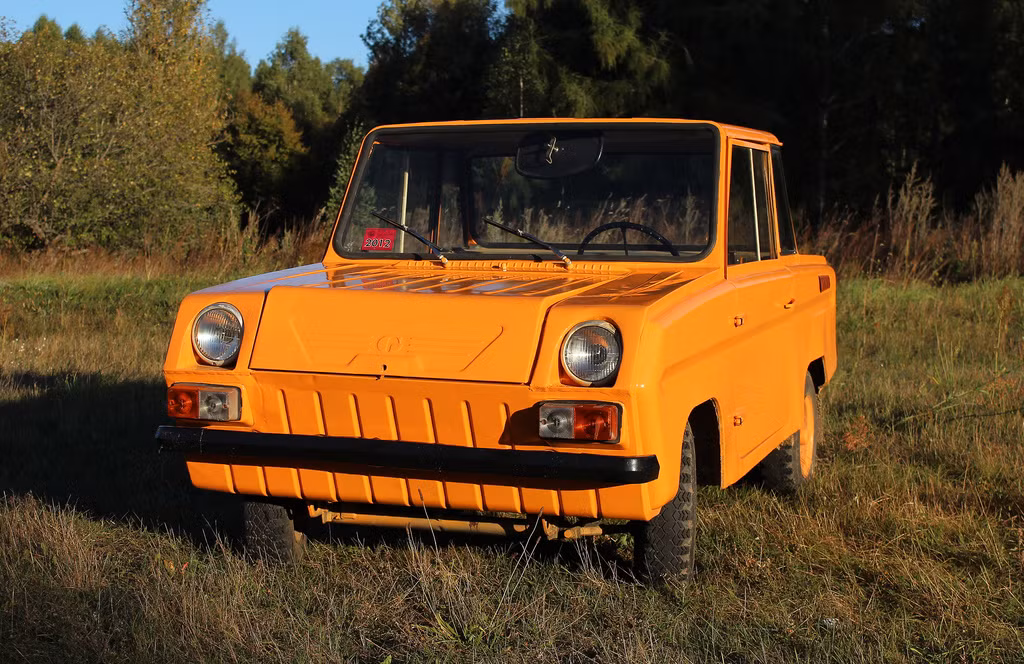 Các mẫu xe này được phân phối miễn phí ở Liên Xô thông qua hệ thống phúc lợi xã hội và không được phép mua bán. Ảnh: Flickr.