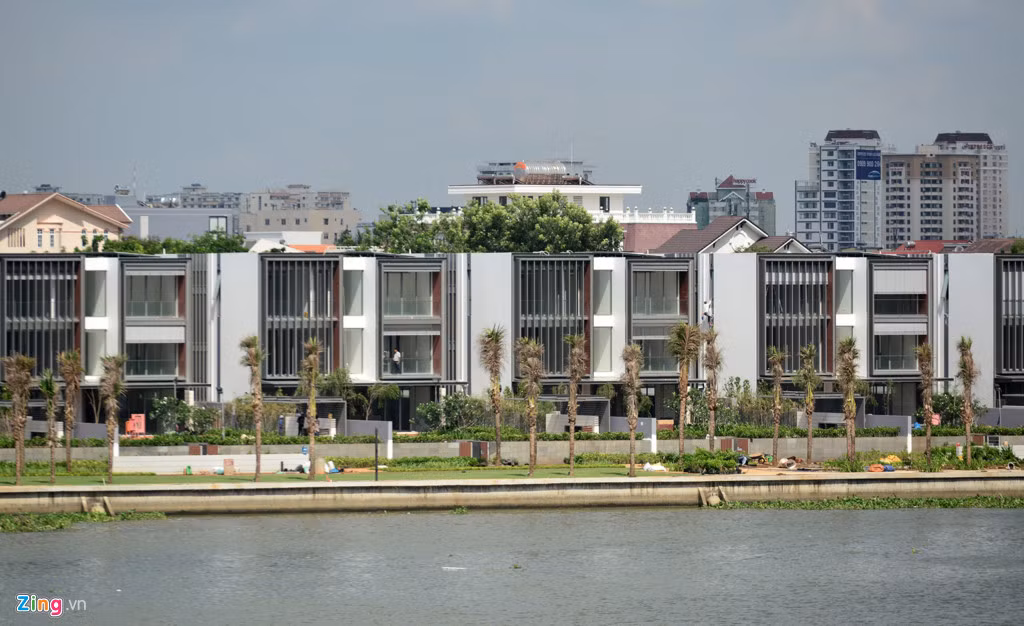 Theo thông tin rao bán, giá mỗi căn biệt thự tại đây có mức từ 45 tỷ đến 100 tỷ đồng.